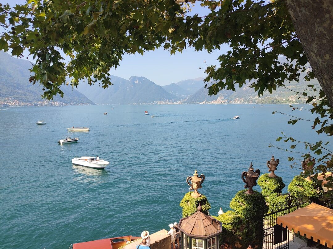 lake como villa view